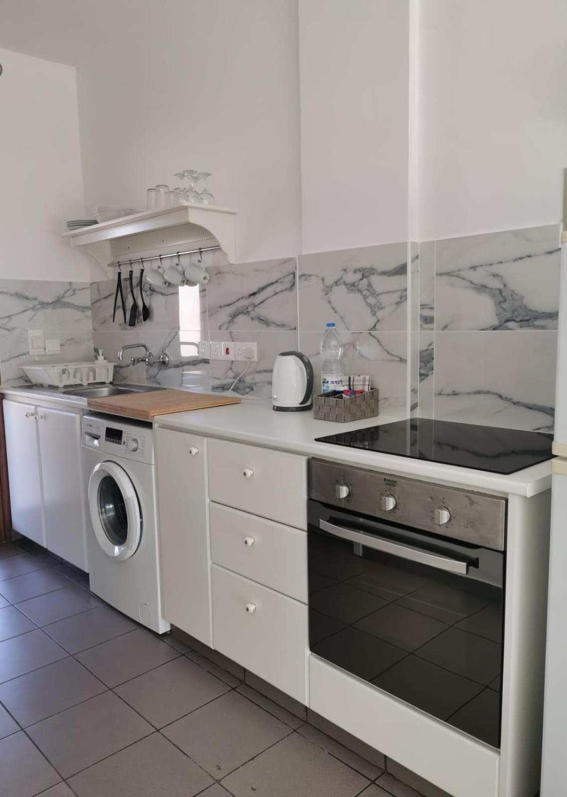 Nostalgia Apts Лімасол Екстер'єр фото
